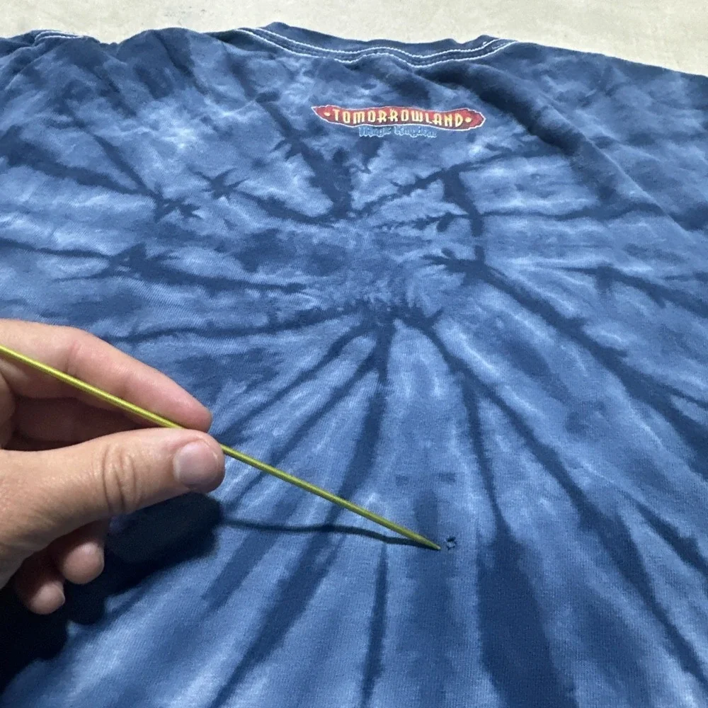 Lilo And Stitch Tie Dye Disney T Shirt Tommorowland Magic Kingdom Parks SZ XL - Picture 7 of 8